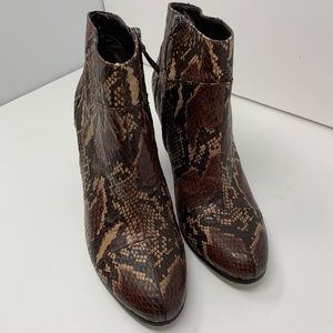 Sam Edelman 8.5 snakeskin ankle booties